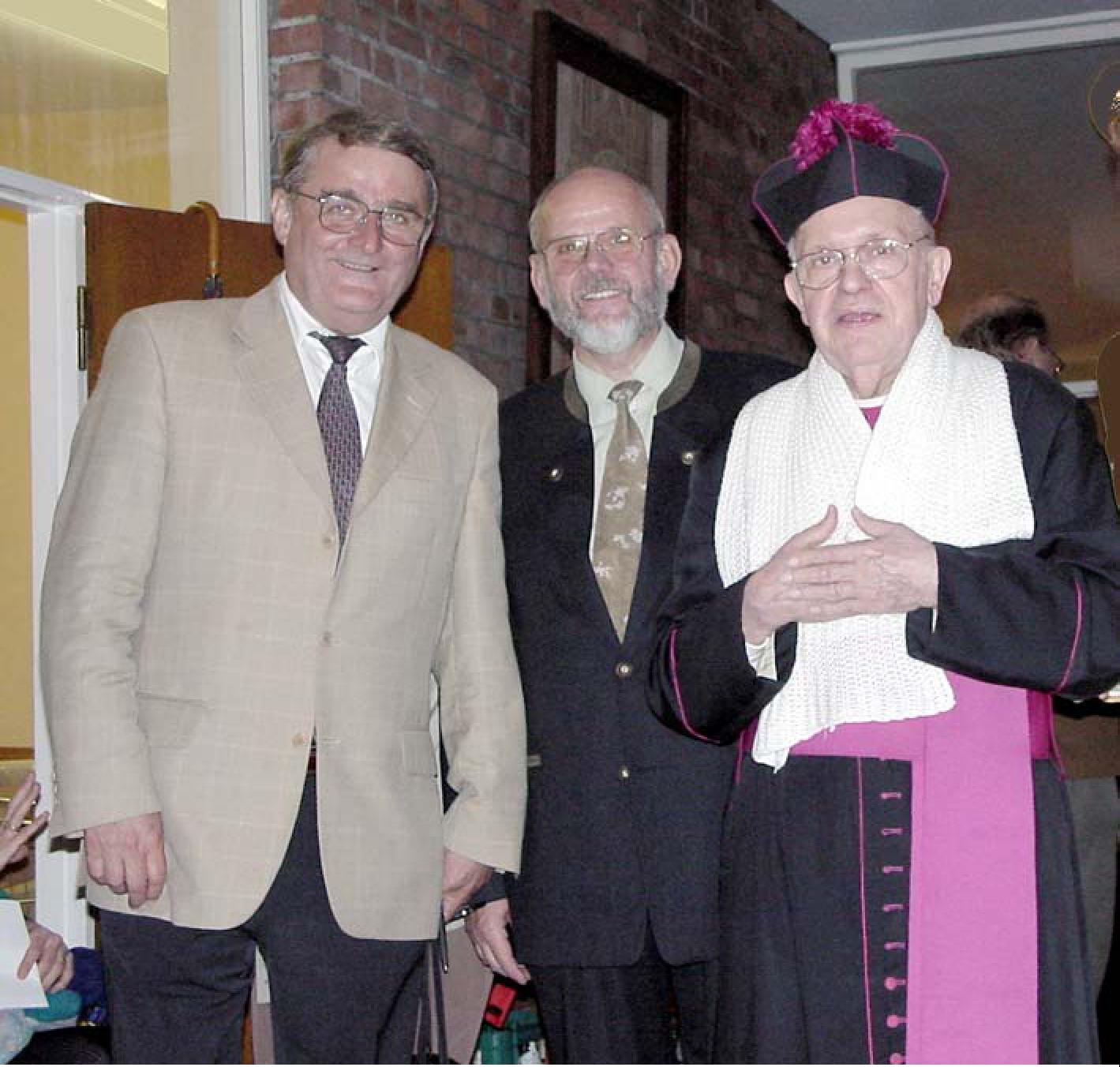 Festwoche 1999: Präses Werner Plenker (rechts) mit unserem damaligen Präfekten, Horst Kühnemund (Mitte), und Assistenten, Wilfried Becher (links)